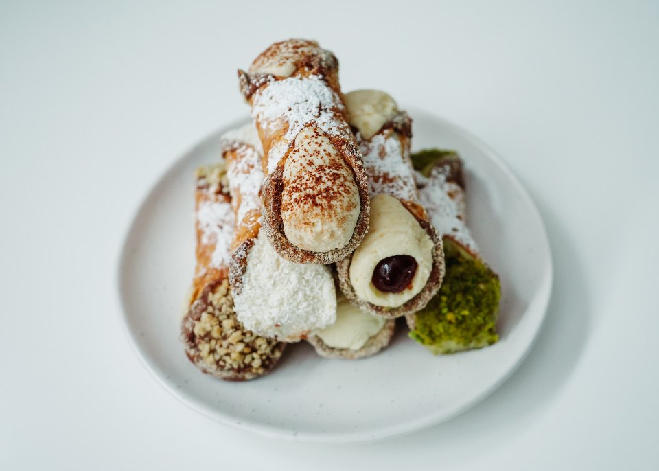 Cannolis with ricotta cheese