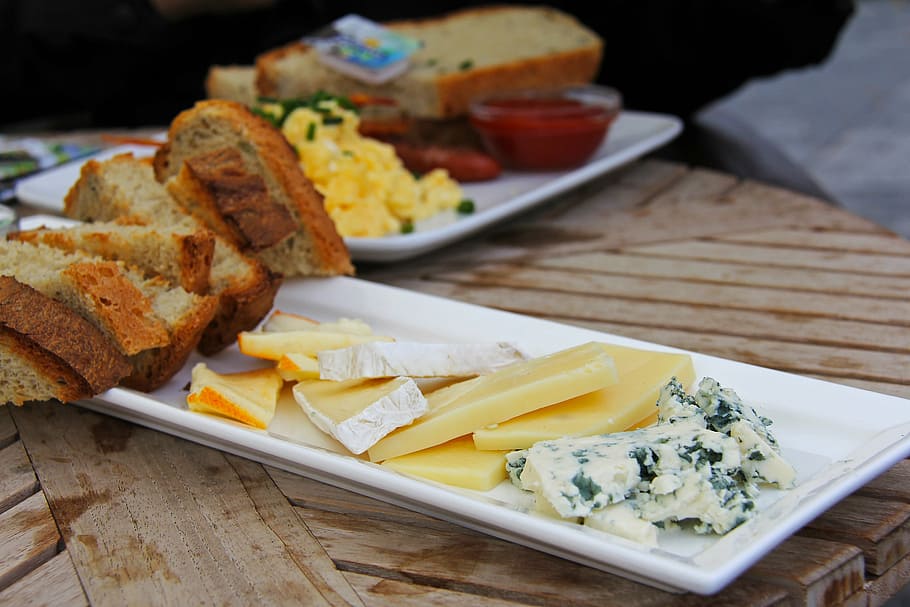 Cheese slices and bread