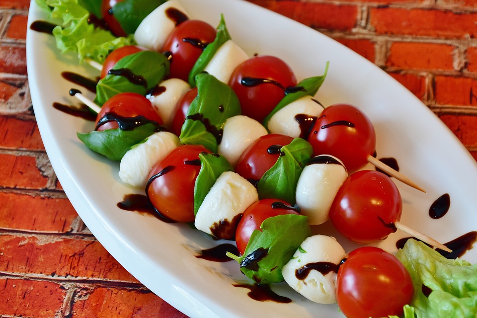 Tomato n Mozzarella skewers 